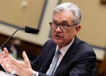 رئيس الاحتياطي الفيدرالي الأمريكي يقدم رؤية اقتصادية جديدة