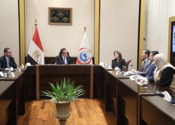 ” عبد الغفار”  يستقبل ممثلي شركة “نوفارتس” لبحث التوسع في خطوط الإنتاج الدوائية المحلية وتعزيز آليات الاستثمار