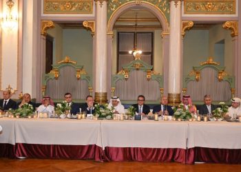 وزير الصناعة والنقل يشارك بفعاليات افتتاح ملتقى رجال الأعمال المصري السعودي