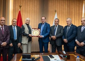 وزير المالية يكرم ٧ قيادات ضريبية متميزة بالقاهرة والجيزة والإسكندرية والقليوبية ودمياط