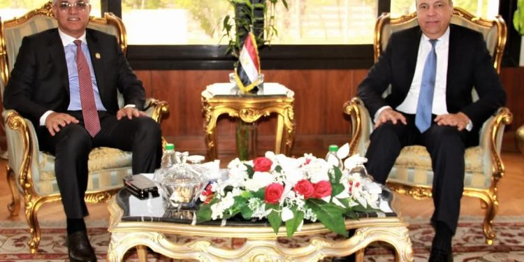 وزير الطيران المدني يستقبل رئيس المنظمة العالمية للأرصاد الجوية(WMO) لتعزيز التعاون المشترك