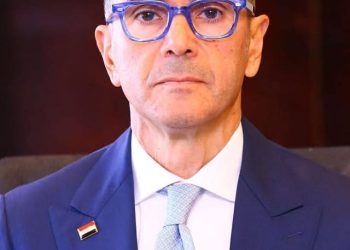 وزير الاستثمار والتجارة الخارجية يتوجه لدولة تونس