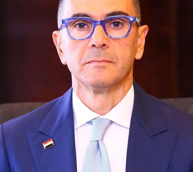 وزير الاستثمار والتجارة الخارجية يتوجه لدولة تونس