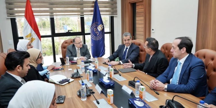 ▪︎رئيس هيئة الدواء يبحث مع ممثلي شركة أبوت العالمية ملف توطين مستحضر بعض المستحضرات بمصر