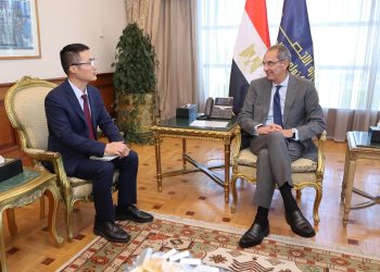 وزير الاتصالات وتكنولوجيا المعلومات يلتقي الرئيس التنفيذي الجديد لشركة هواوي مصر