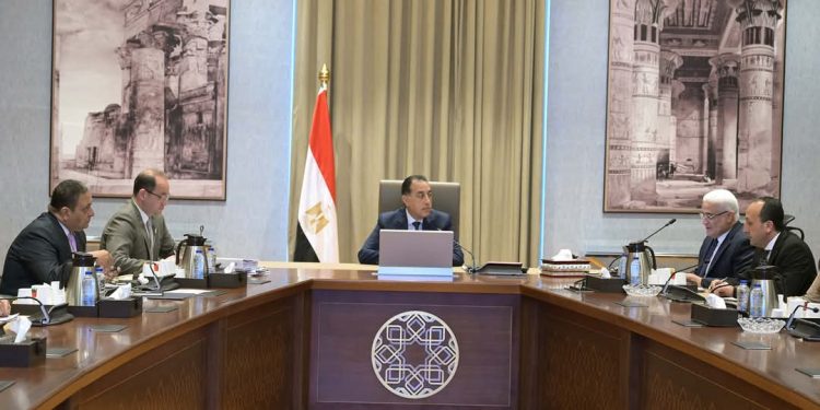 رئيس الوزراء يُتابع الموقف المالي لهيئة التأمين الاجتماعي وموقف استثمارات أموال صندوقها الاستثماري