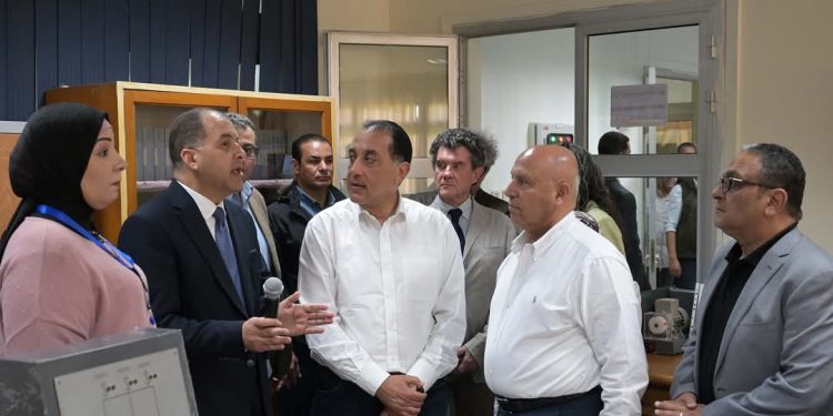 رئيس الوزراء يتفقد أعمال التطوير بمركز التدريب التابع لمصلحة الكفاية الإنتاجية والتدريب المهني