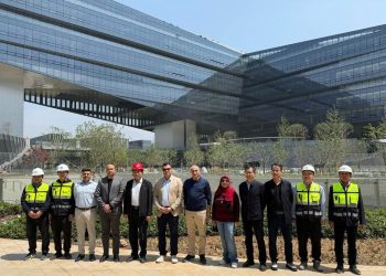 وزير الإسكان يتفقد أعمال إنشاء وتشغيل مركز أبحاث شركة عالمية بمدينة شنغهاي الصينية