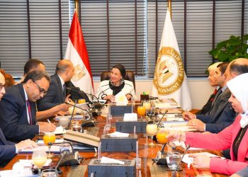 وزيرة البيئة تترأس الجلسة الأولى لمجلس إدارة جهاز تنظيم المخلفات فى تشكيله الجديد