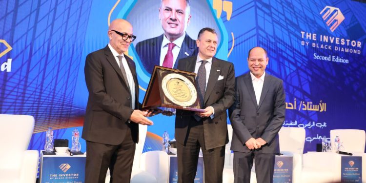 الأتربي:  المستثمرون الأجانب عادوا لأدوات الدين والدولار بدأ في التراجع