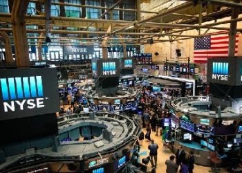 ارتفاع العقود الآجلة للأسهم الأمريكية بنحو 1%