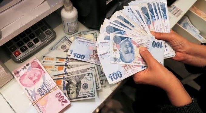 “المركزي التركي” يتعهد بتشديد سياسته وتعزيز قوة الليرة