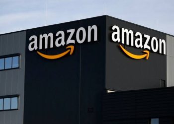 أمريكا تضغط على الهند لفتح سوق التجارة الإلكترونية أمام “أمازون” و”وولمارت”