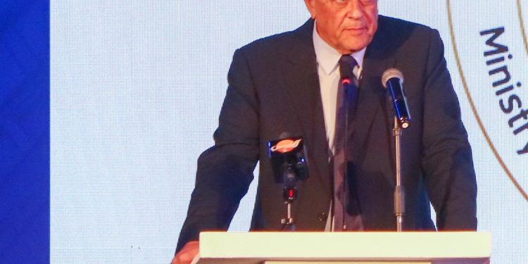 هشام شكري: تخفيض أسعار الفائدة يعطي دفعة قوية للقطاع العقاري بمصر