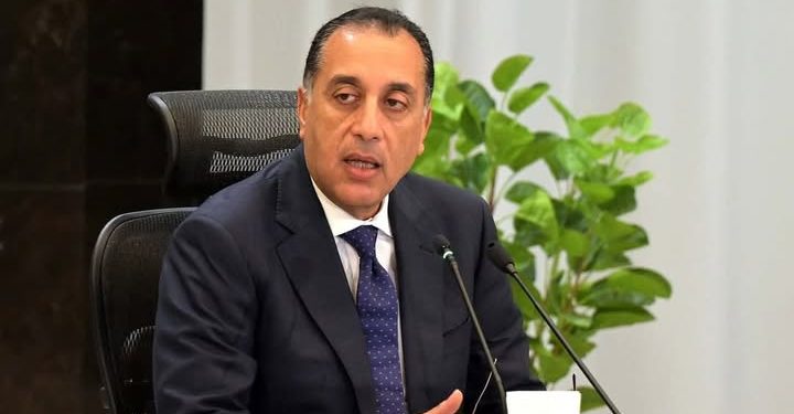 رئيس الوزراء يبدأ جولة تفقدية بمنجم السكري لإنتاج الذهب بمرسى علم