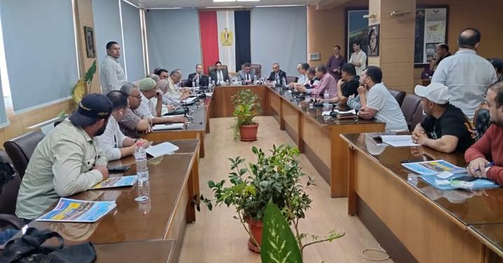 رئيس الجهاز: تخصيص محال تجارية بجلسة مزاد علنى وحملة على المخالفات بدمياط الجديدة