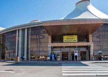 وفاة راكبة وإصابة اثنتين.. بيان عاجل لوزارة الطيران بشأن حادث مطار شرم الشيخ