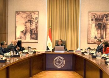 رئيس الوزراء يستعرض مقترحات زيادة عدد فصول ودور الحضانة