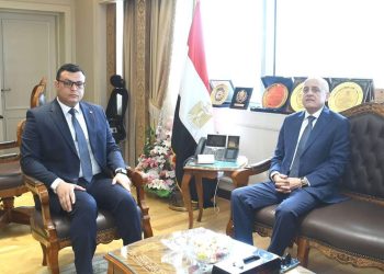وزير الإسكان يستقبل محافظ الأقصر لمتابعة مشروعات مبادرة “حياة كريمة” بالمحافظة