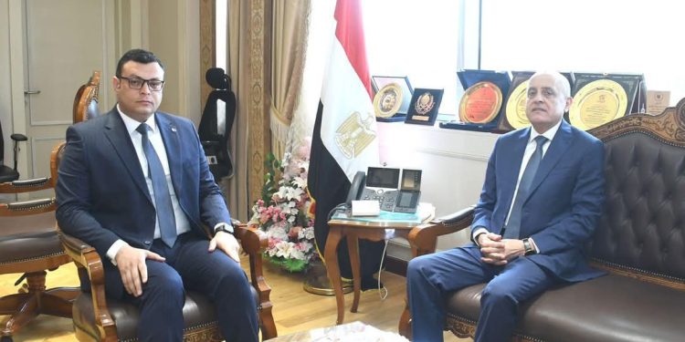 وزير الإسكان يستقبل محافظ الأقصر لمتابعة مشروعات مبادرة “حياة كريمة” بالمحافظة