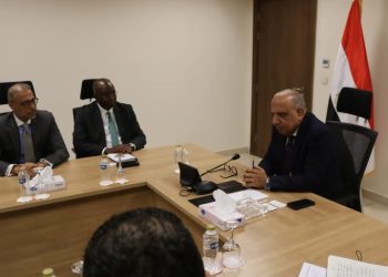 📌 وزير الكهرباء والطاقة المتجددة يبحث مع وفد مؤسسة التمويل الدولية “iFC “