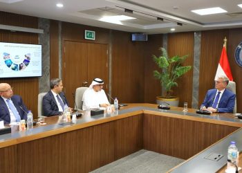 وزير البترول والثروة المعدنية يبحث مع مجموعة موانئ أبو ظبي سبل تعزيز التعاون المشترك