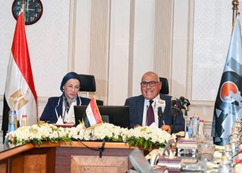 رئيس الهيئة العربية للتصنيع يؤكد الحرص على  تعزيز التعاون مع وزارة البيئة