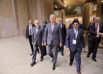 وزير السياحة والآثار يقيم مأدبة عشاء على شرف المشاركين في الاجتماع الوزاري الرابع لوزراء السياحة للدول