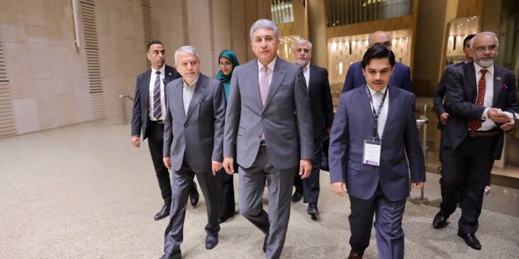 وزير السياحة والآثار يقيم مأدبة عشاء على شرف المشاركين في الاجتماع الوزاري الرابع لوزراء السياحة للدول