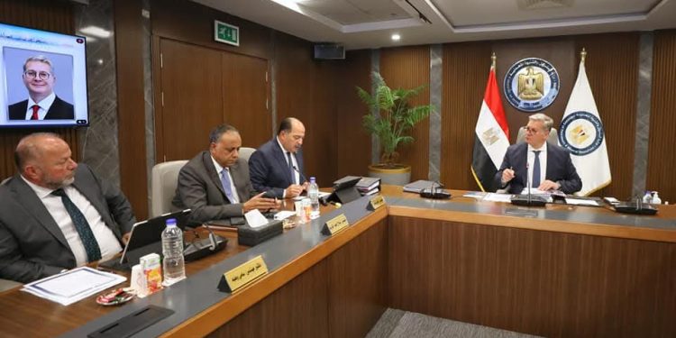 وزير البترول : نعمل على تعزيز القيمة التنافسية وتوفير سبل الدعم لتحقيق نقلة نوعية لشركة صان مصر