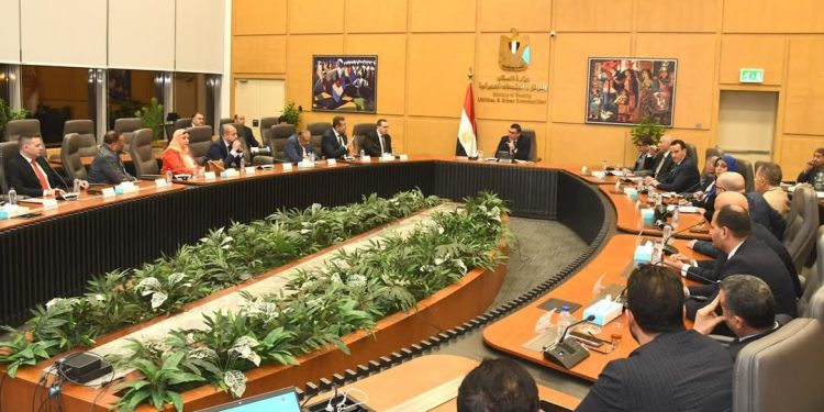 وزير الإسكان يلتقي مجلس إدارة غرفة صناعة التطوير العقارى باتحاد الصناعات المصرية