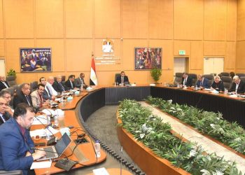 وزير الإسكان يتابع مشروعات المبادرة الرئاسية “حياة كريمة” بمحافظات الأقصر والفيوم وكفر الشيخ