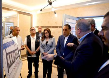 رئيس الوزراء يتفقد مشروع إسكان لمحدودى الدخل بالعجيزي نفذه صندوق التنمية الحضرية