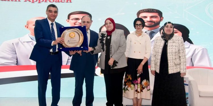 انطلاق فعاليات ملتقي الفارما الثامن والمؤتمر الدولي التاسع للصيادلة العرب تحت عنوان ” نهج الصحة الواحدة”