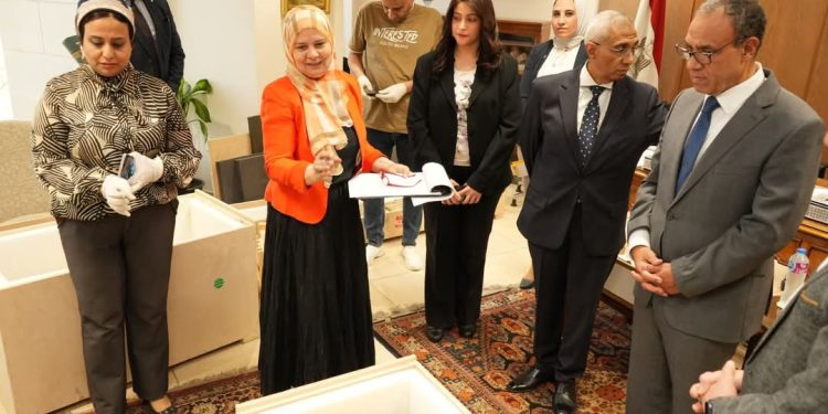 وزير الخارجية والهجرة يشارك في إجراءات لجنة تسلم الأثار المشكلة من وزارة الخارجية ووزارة السياحة والأثار