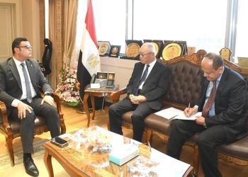 • وزير الإسكان يستقبل السفير الياباني بالقاهرة لبحث سبل تعزيز التعاون المشترك بين البلدين