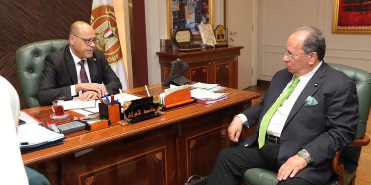 وزير العمل يلتقي وفدًا من شركة “إيلو للإستشارات والخدمات المتكاملة”