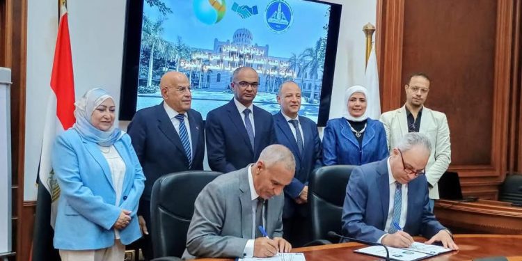 “إسماعيل” يؤكد دعم وزارة الإسكان للأبحاث الجديدة والعمل المستمر على تطوير منظومتي مياه الشرب