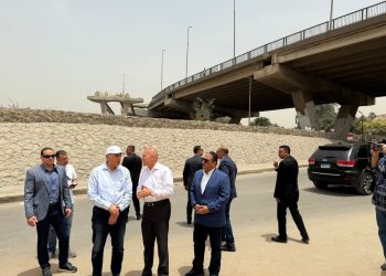 رئيس الوزراء يتابع سير الأعمال بمحيط منطقة السيدة عائشة