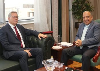 وزيرا الكهرباء والبترول يناقشان خطة العمل المشترك وتوفير الوقود لتأمين التغذية الكهربائية
