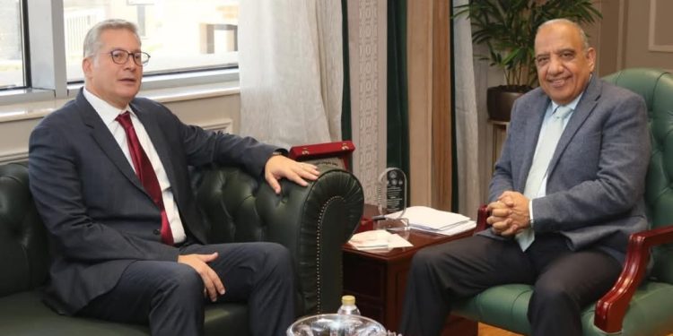 وزيرا الكهرباء والبترول يناقشان خطة العمل المشترك وتوفير الوقود لتأمين التغذية الكهربائية