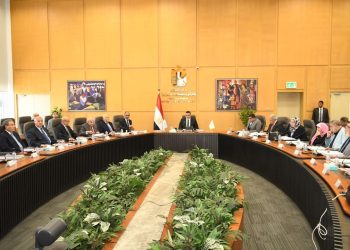 وزير الإسكان: “القابضة لمياه الشرب والصرف الصحي” تعتمد القوائم المالية للعام المالي 2023/2024