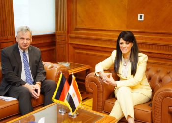 رانيا المشاط تعقد اجتماعًا ثنائيًا مع السفير الألماني بالقاهرة لبحث تعزيز العلاقات الاقتصادية المصرية الألمانية