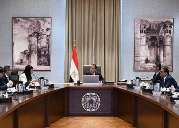 رئيس الوزراء يتابع موقف توافُر السلع الاستراتيجية والمخزون منها