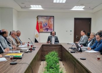 نائب وزير الاسكان يتابع الموقف التنفيذى لمشروع إنشاء محطة مياه منشأة القناطر