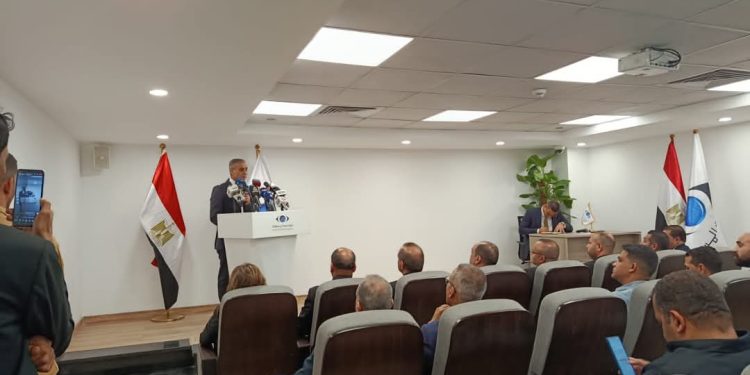 السجيني: توجيهات واضحة من رئيس الوزراء بسرعة التفاعل مع شكاوى المواطنين