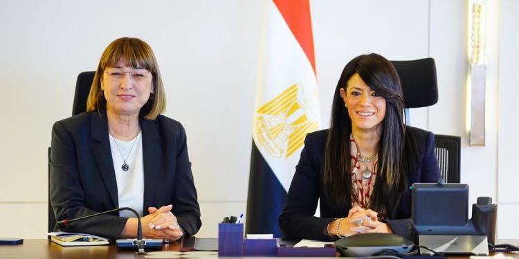 رانيا المشاط تلتقي المنسق المقيم للأمم المتحدة بمصر لمناقشة جهود تحقيق التنمية الاقتصادية
