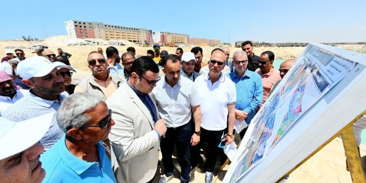 وزير الإسكان يتفقد مشروع M8 by the lake وأعمال البحيرات والطرق وبوابات “مارينا الساحل الشمالي”