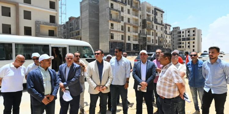 وزير الإسكان يتفقد أعمال إنشاء كوبري C3  و”سكن لكل المصريين” والمدينة التراثية بمدينة العلمين الجديدة