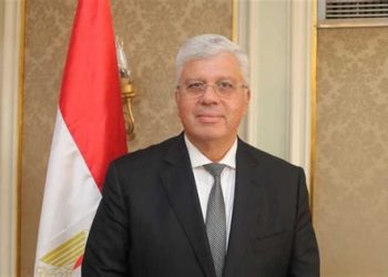وزير التعليم العالي يؤكد أهمية البحث العلمي في مجالات الطاقة الجديدة والمتجددة